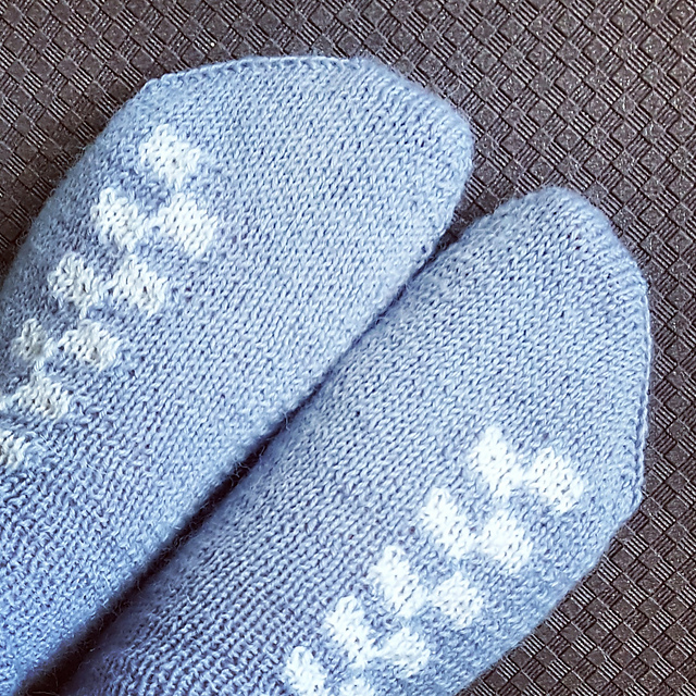 Battenberg Socks with Ergonomically Shaped Toes
