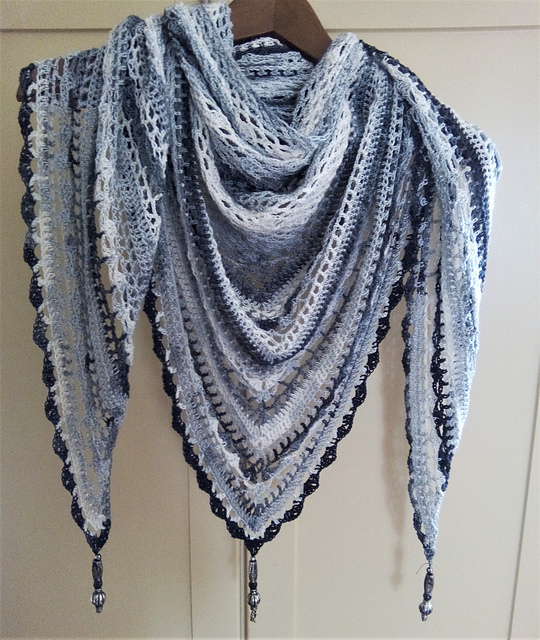 Black & White Diva Shawl