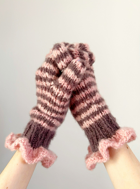 Frilled To Bits Mits