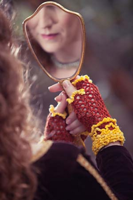 Supremely Lacy Mitts