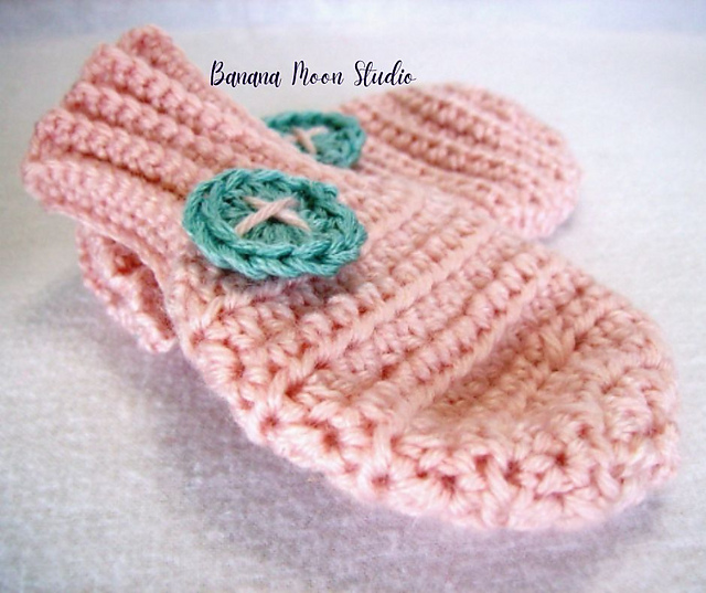 Sweet Little Rounded Mittens