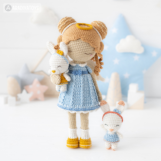 Friendy Leah doll with Tiny Bunny