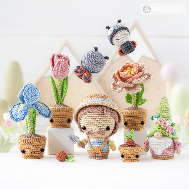 Secret Garden (Flowers, Iris, Tulip, Peony, Gnome)