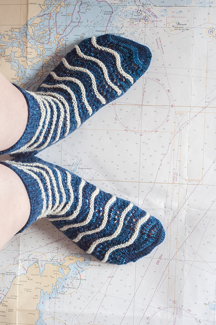Crusty Wave Socks