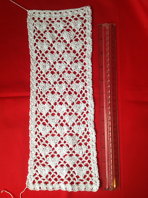 Shell filet heart lace scarf