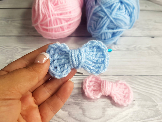 Mini Bow Applique