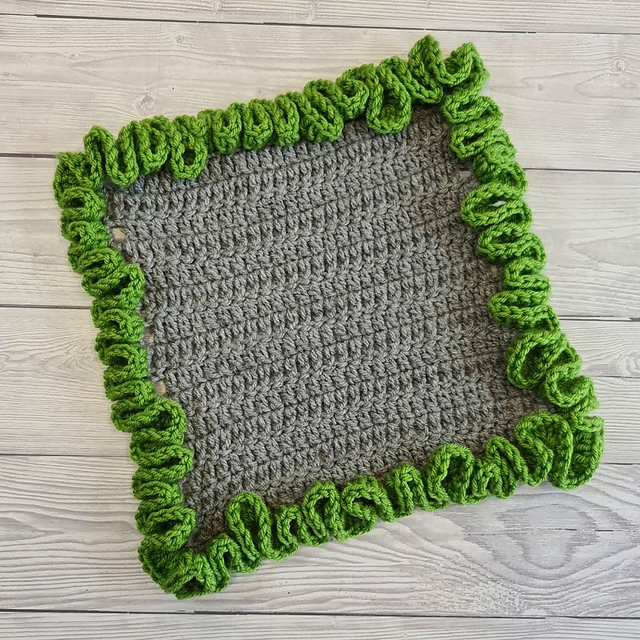 Ruffled Edge Border