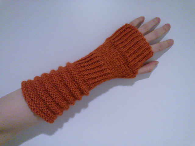 Pomerange mitts
