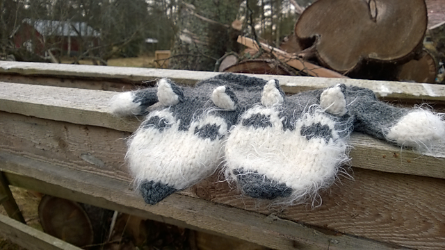 Husky Mittens