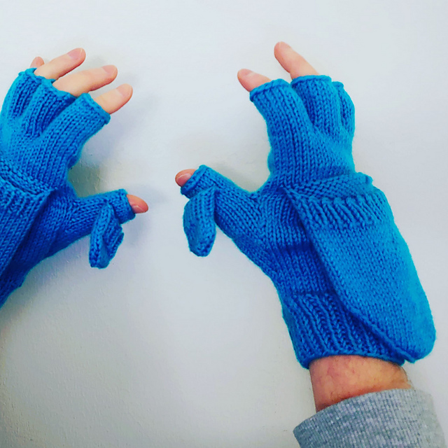 Teemu - Hooded mitts
