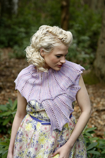 Kiri 4 ply Shawlette