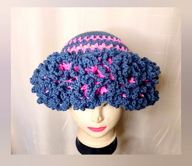 Mesh ruffle hat