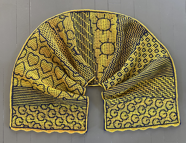 Astrid's Mellow yellow scarf