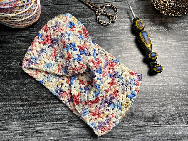 Germany Twisted Knot Wrap