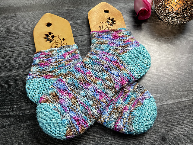 Into the Sky Socks