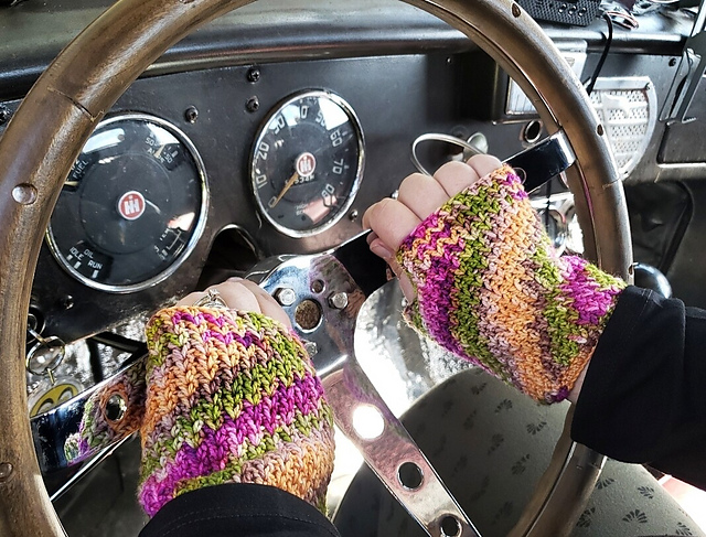 Turtle Bay Wrist Warmers