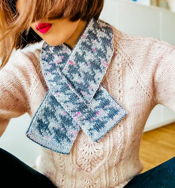 Houndstooth mini scarf