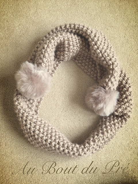 Pompon Moss Scarf