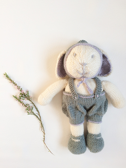 Bunny in salopette