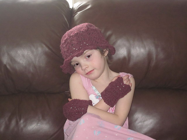 Selina's Lace Cloche and Fingerless Mitts Set
