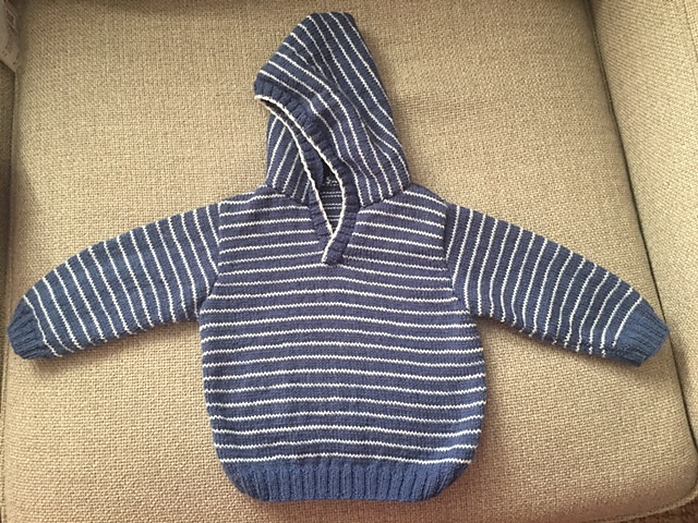 01. Le pull à capuche