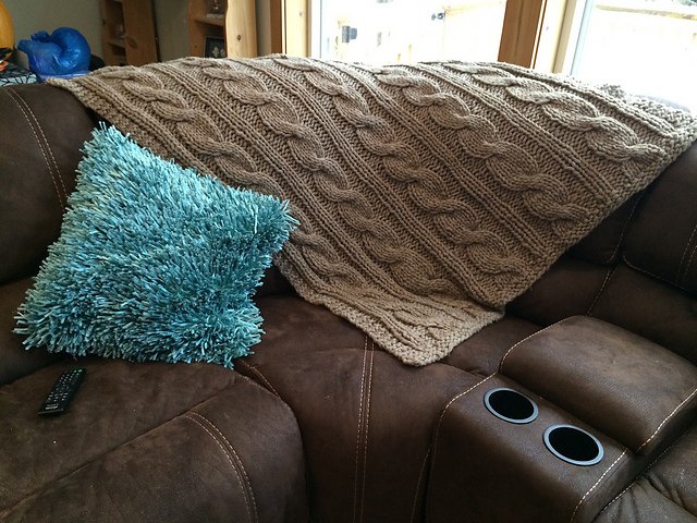 Chunky Cable Throw Blanket