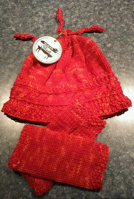 Cloche Hat & Mitts