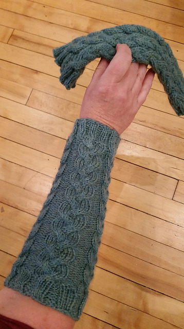 Cabled Arm Warmers