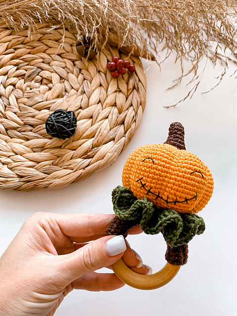 Pumpkin rattle