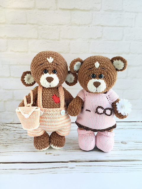 Knitting Clothes for Plush Bears Brownie
