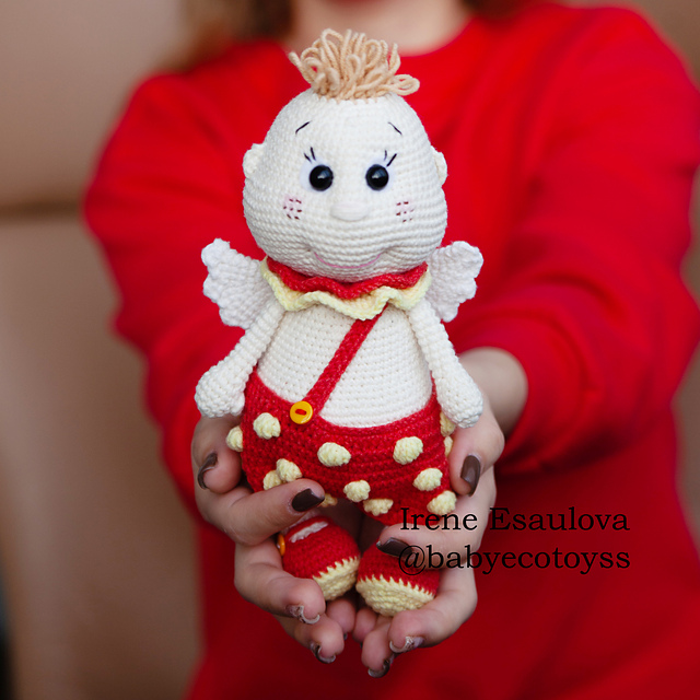 Crochet angel Strawberry cupid