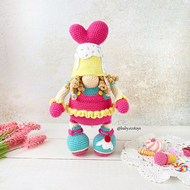 Amigurumi The sweet gnome Amaretta
