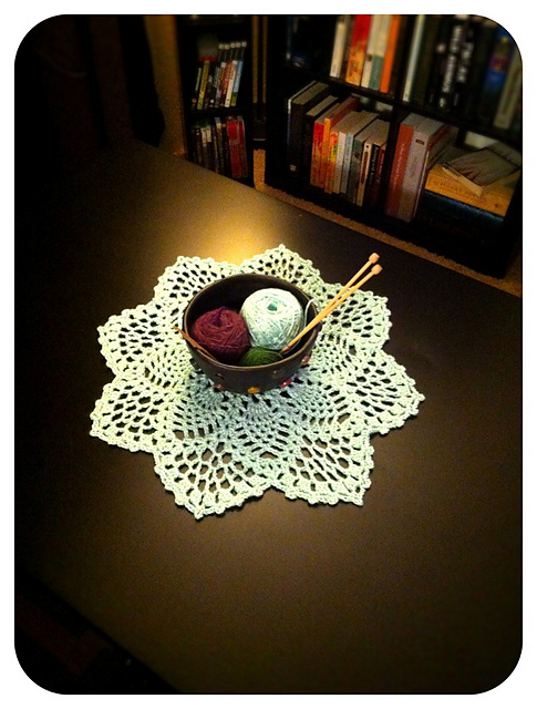 Petite Pineapple Doily