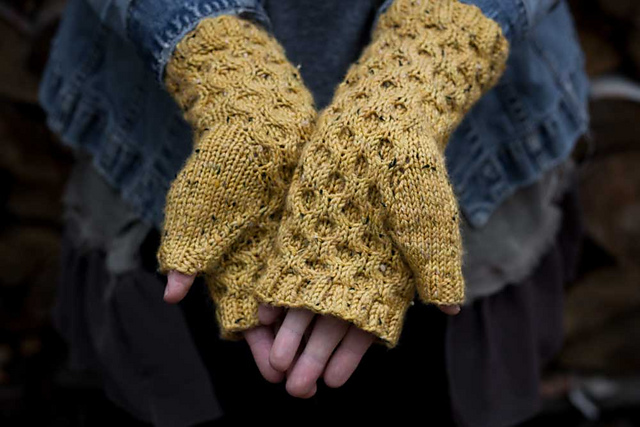 Honey Girl Mitts