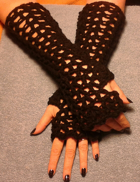 Lacy Fingerless gloves