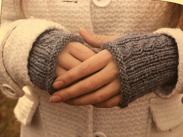 Cabled Fingerless Mittens