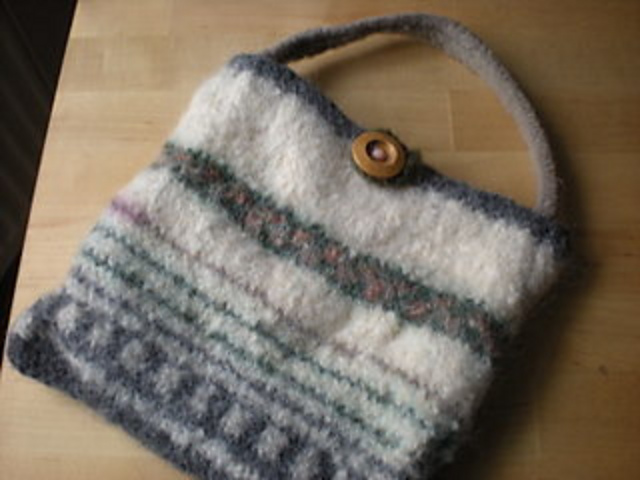 Mini felted bag with peerie patterns