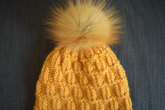 Aūtomne | Pom pom knit hat