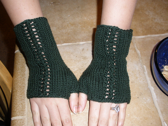 Lacy Fingerless Mitts