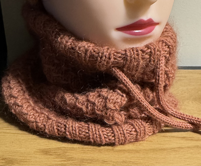 Ravelry: Alexa Buff pattern by StrikkeBea