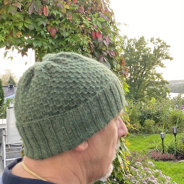 Ravelry: Alexa Lue med brettekant pattern by StrikkeBea
