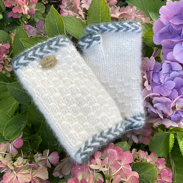 Ravelry: Alexa Pulsvanter pattern by StrikkeBea