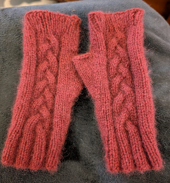 Vanilja Fingerless Mittens