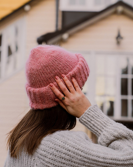 Ravelry: Hello There Mohair Beanie pattern by Veronika Lindberg