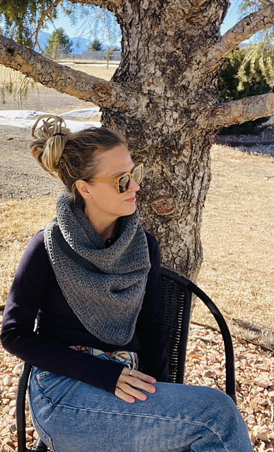 Squama Cowl
