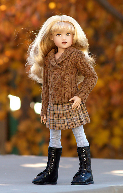 Cross-over Collar Aran-CH for 14" Kish Chrysalis Dolls