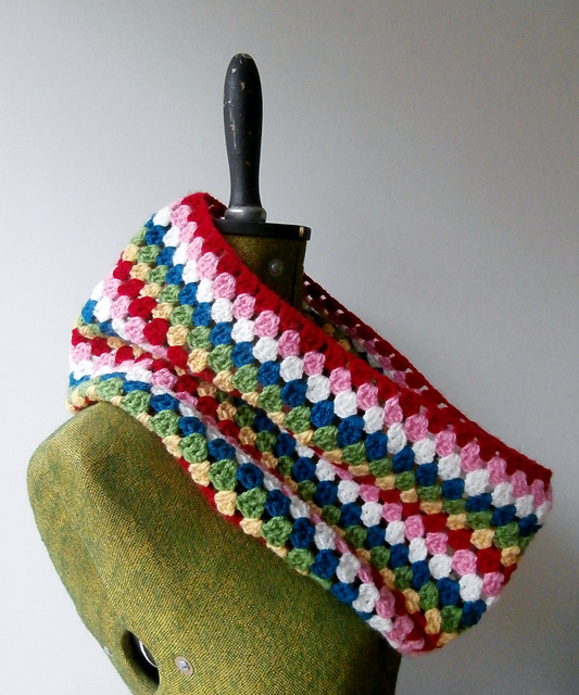 Easy Peasy Cheery Granny Crochet Cowl