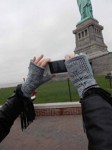 Twolips Lined Fingerless Mitts
