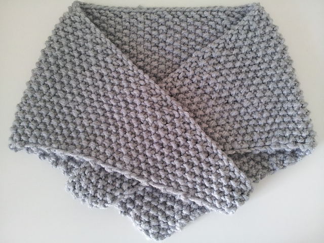 Toquilla de niña en punto de arroz/Shawl for girl
