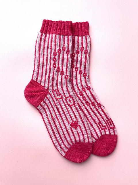 HEARTBEAT LINES SOCKS